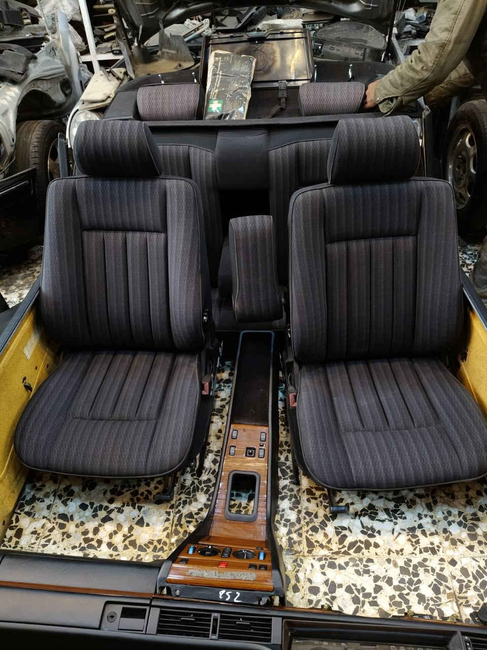 السلام عليكم/غرفه مارسدس دب للبيع وارد يابان جديده استفسار/النجف حي الصناعي بلاوك الاول حسن الشريس/*********** /***********
