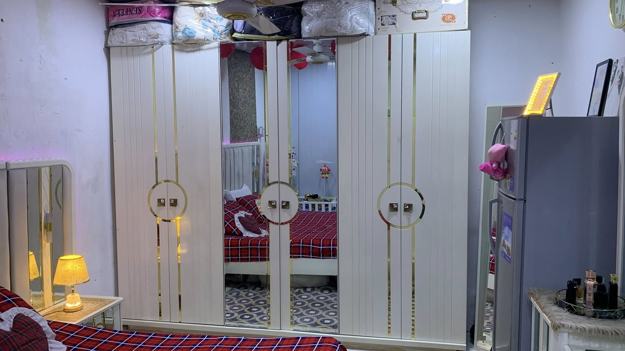 غرفه تركيا للبيع 10 قطع نضيفه تخبل بس بيه كسر بصيط بلباب ولغرفه متكامله السعر 700 العنوان البصره القبله  الاستفسار خاص رقم الهاتف ***********
