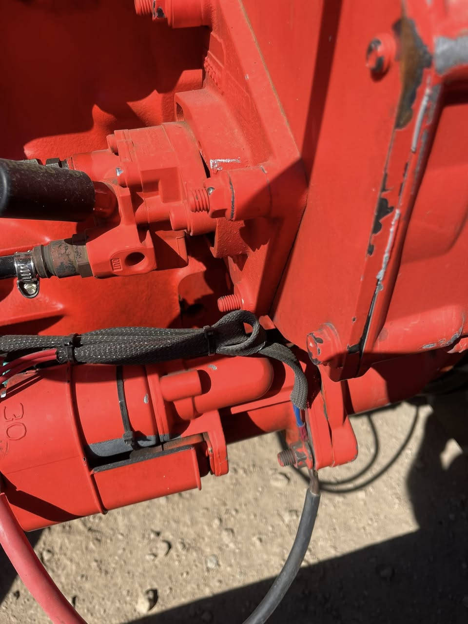 للبيع مولد سكانيا كهربائي ٦سلندر راس توليد ايطالي اصلي المولده جديده بوضع الشركه ممفتوح بيه برغي مكاني بغداد جرف النداف للاتصال ***********
