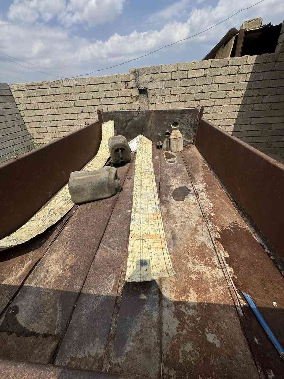 السلام عليكم اخوان موجود عربانه سكندريه بس جك يعوزها ارضيتها مقبوله وعربانه سعرها مناسب العنوان موصل كورك***********اسيا***********
