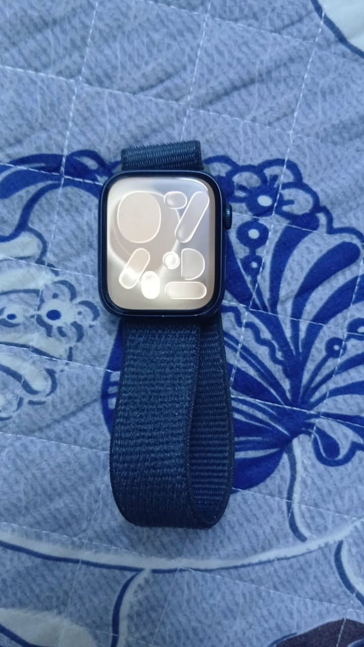 السلام عليكم
 وتش سيريس 9 بطارية 94 الساعة كاملة وية ملحقاتها وكارتونة مع سير اضافي بيها كم شخط بسيط ممبين ولا مأثر 
السعر 295 وبيها مجال
المكان بغداد البنوك


**إذا كنت صاحب هذا الإعلان وتريد حذفه لأي سبب، رجاءا أرسل رسالة إلى الدعم الفني**