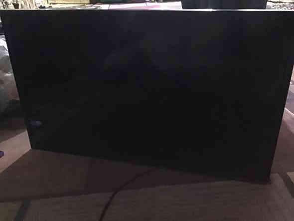 السلام عليكم شاشه عطلانه بيها هاذا الخطوط. للبيع  اعلى سعر ابيع.  مكاني بصرة حيانية ***********
