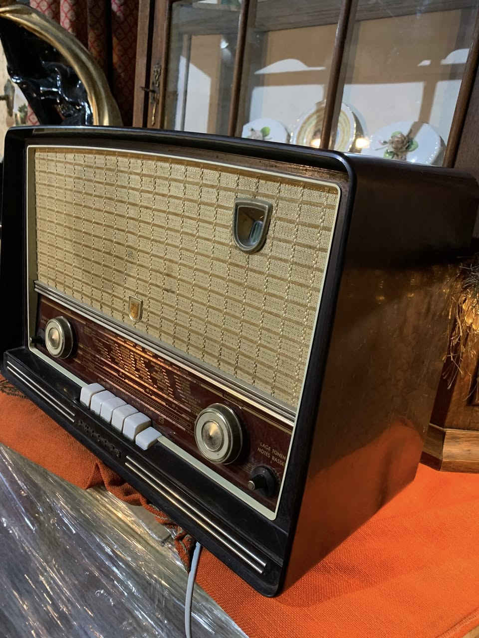 وجبة للراديوات fm
٦ عدد شغالات وfm
١عدد بي نقص. لمبة وحدة EL84 
١عدد متول كهرباء للجهاز 
ابيعهم شلع 
سليمانية يوجد توصيل لكافة المحافظات ***********
