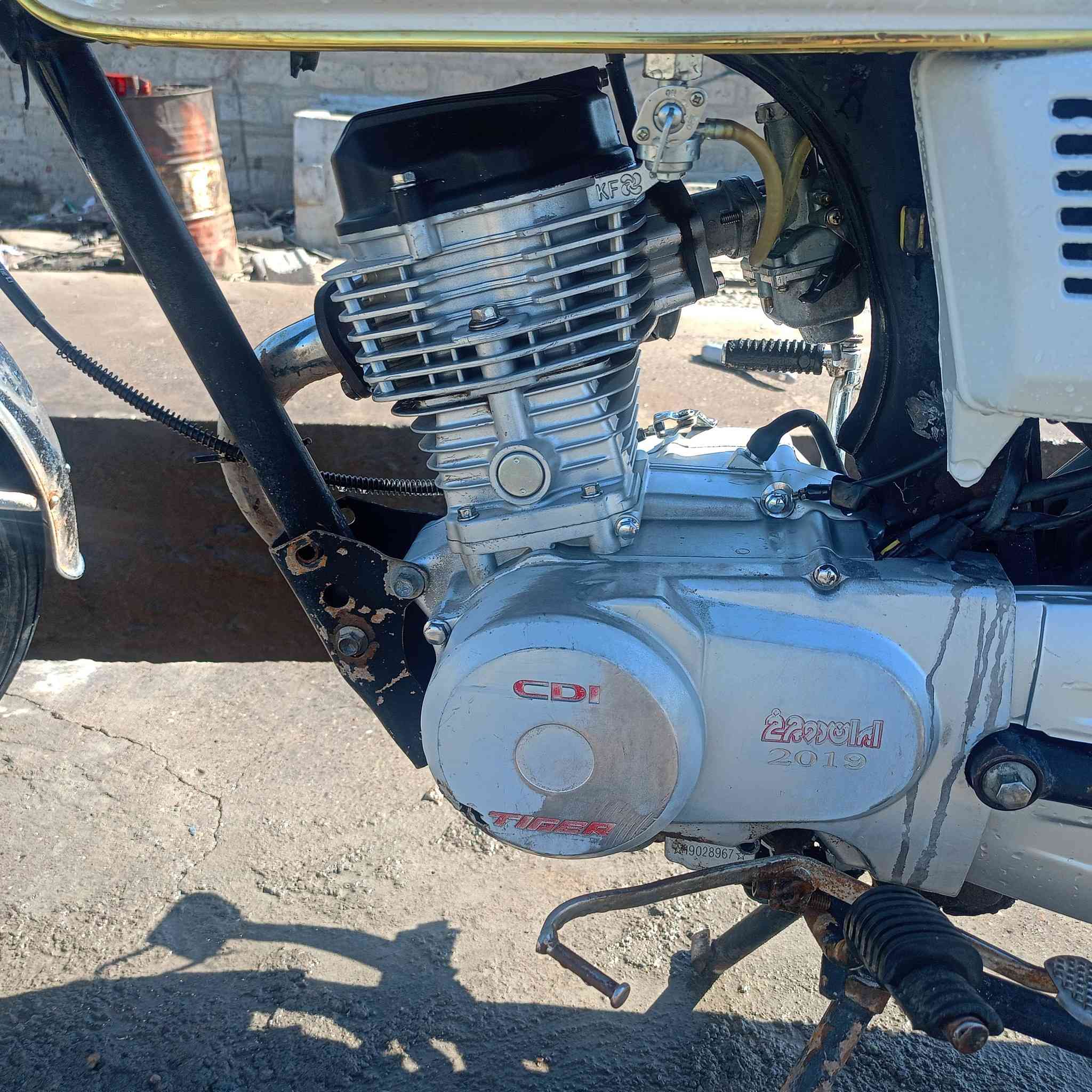 سلام عليكم  تايكر  موديل2019 واير منيه كله شغاله  محرك شرط اي  صوت مابي اسعر300للست  علا  خط ***********
