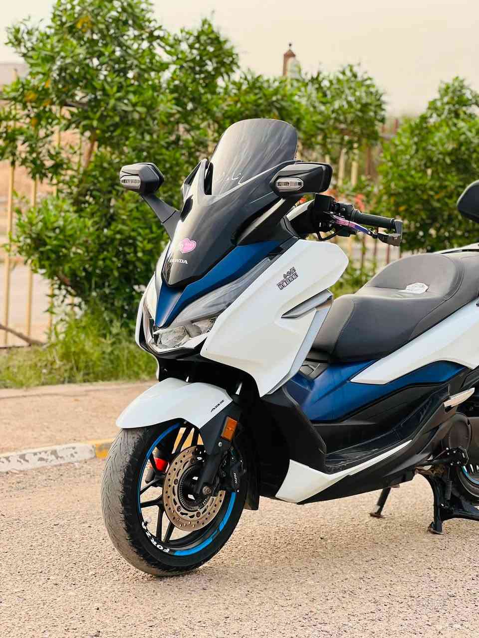 فورزا mf013 للبيع
موديل 2021 

الدراجة سستم كامل گزوز اگربوفچ الاصلي (البلادي موجود) 

يدات بريك قلاب +سايد بريك قفل 

كفر بصمة +قبق بصمة 

خطة للويل بلون الدراجة

سلايدرات مري قلاب 

جامة امامية ماطور تصعد وتنزل 

تدفئة يدات

طبرباز كاربون فايبر 

ستاند موبايل مقاوم للاهتزاز 

بصمة 3 دگم 

الدراجة محركها 300cc تراكشن مود بريك abs 

عليها ادامة كاملة شلعة ومعدل مخيف الدراجة احلا من الصور بهواي وماناقصها شي تجي وتفحص وتگلب وشتريد اني حاضر توصيل موجود لجميع المحافضات عارضها 27 وبيها مجال ماكو هيچ تزويد ونضافة بهيچ سعر سعرها سعر pcx جيل ثالث 

***********
