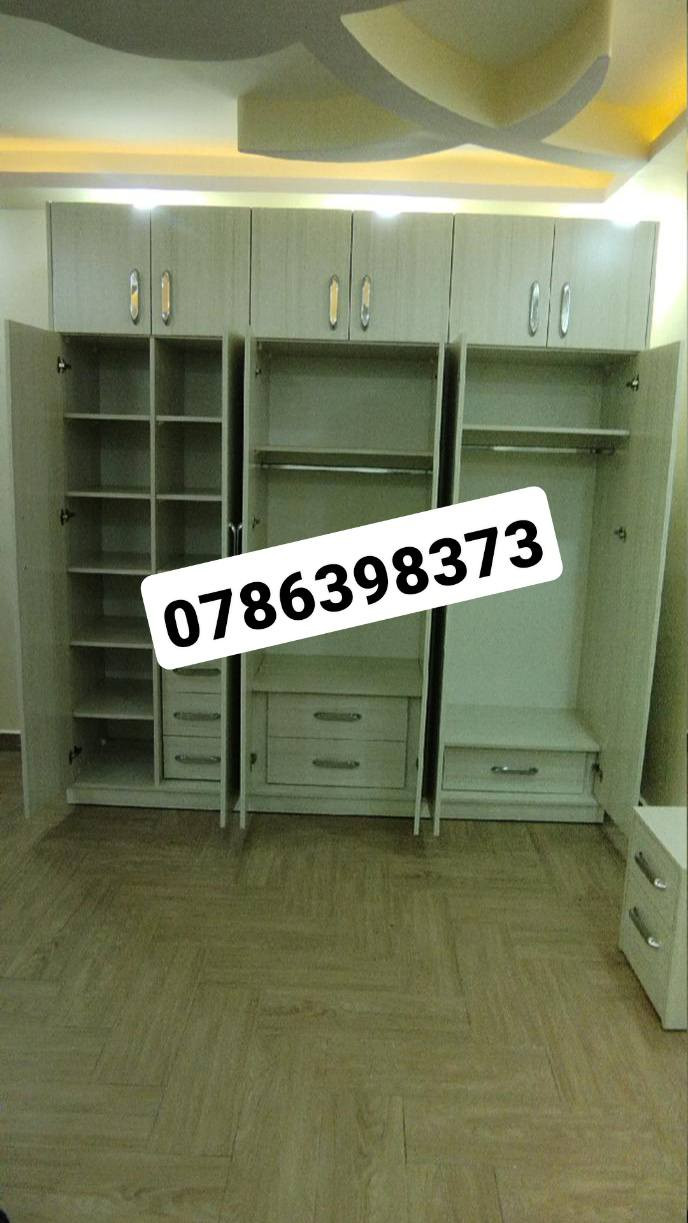 غرفة نوم أنيقة تجمع بين الفخامة والراحة، بتفاصيل راقية وجودة عالية.
✔️ سرير بتصميم مميز مع لوح خلفي مبطن (كابتونيه)
✔️ عدد 2 كومود أنيق مع أدراج
✔️ ألوان هادئة تناسب جميع الديكورات
✔️ حالة ممتازة وجاهزة للاستخدام
📌 مناسبة للعرسان أو الباحثين عن الأناقة
📌 جودة عالية وتشطيب مرتب


**إذا كنت صاحب هذا الإعلان وتريد حذفه لأي سبب، رجاءا أرسل رسالة إلى الدعم الفني**