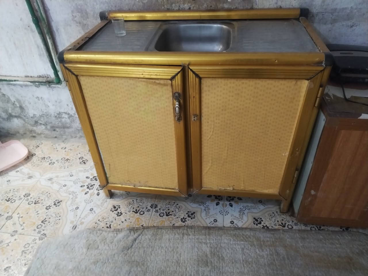 سلام عليكم كاونتر قطعتين وسنك لبيع كاونتر عوزه تلحيظات بصيطه لبيبان وسنك كذالك ناصريه مركز


**إذا كنت صاحب هذا الإعلان وتريد حذفه لأي سبب، رجاءا أرسل رسالة إلى الدعم الفني**