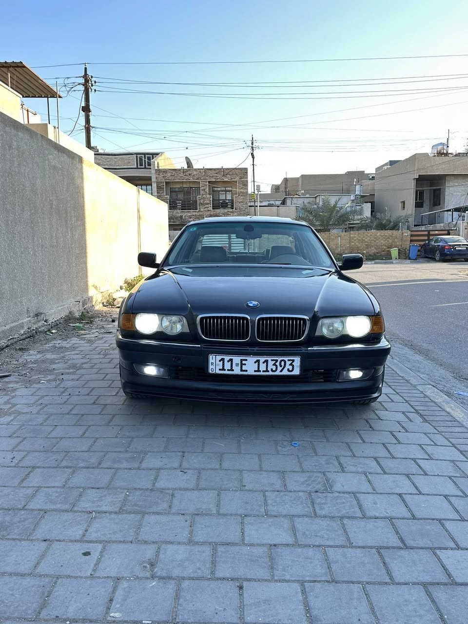 سلام عليكم
للبيع بي ام خفاش موديل 1996 محدث 2000
رقم بغداد دولي هزه جديده تحويل ثاني يوم
حجم 740 مكينه 8 سلندر جديده 
كير تمساح جديد. 
سياره فول مواصفات سلايد جام طكتين
منضومة زنون كامله داخل بيجي كشات جلد
معروفه مواصفاتها سياره مابيها أي ضربه صبغ جماليه فقط. سعر سياره 75 وبيها مجال. مكاني بغداد حي الجامعه رقمي ***********
