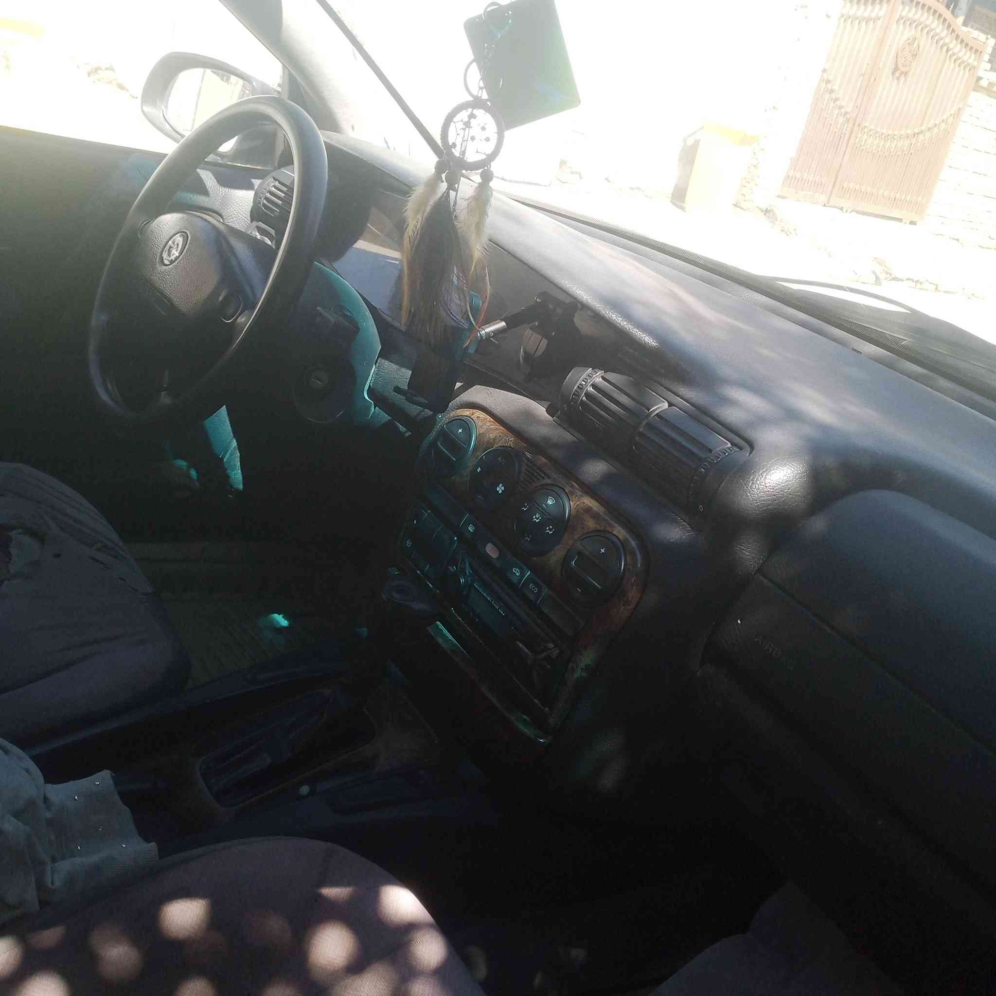 ابل بزو ستيشن سياره جاهزه محرك راس الثور تخم تاير حدا يه جديده مانقسها شي جاهزه رقم بغداد *********** مكاني واسط
