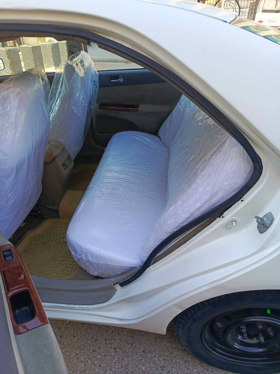 ادوات ادوات  ‏سلام عليكم للبيع كامري موديل 2006 جراند
السعر 45 وبيها مجال قليل السيارة محرك ستة سلندر   سيارة موجوده مكان النجف  ***********
