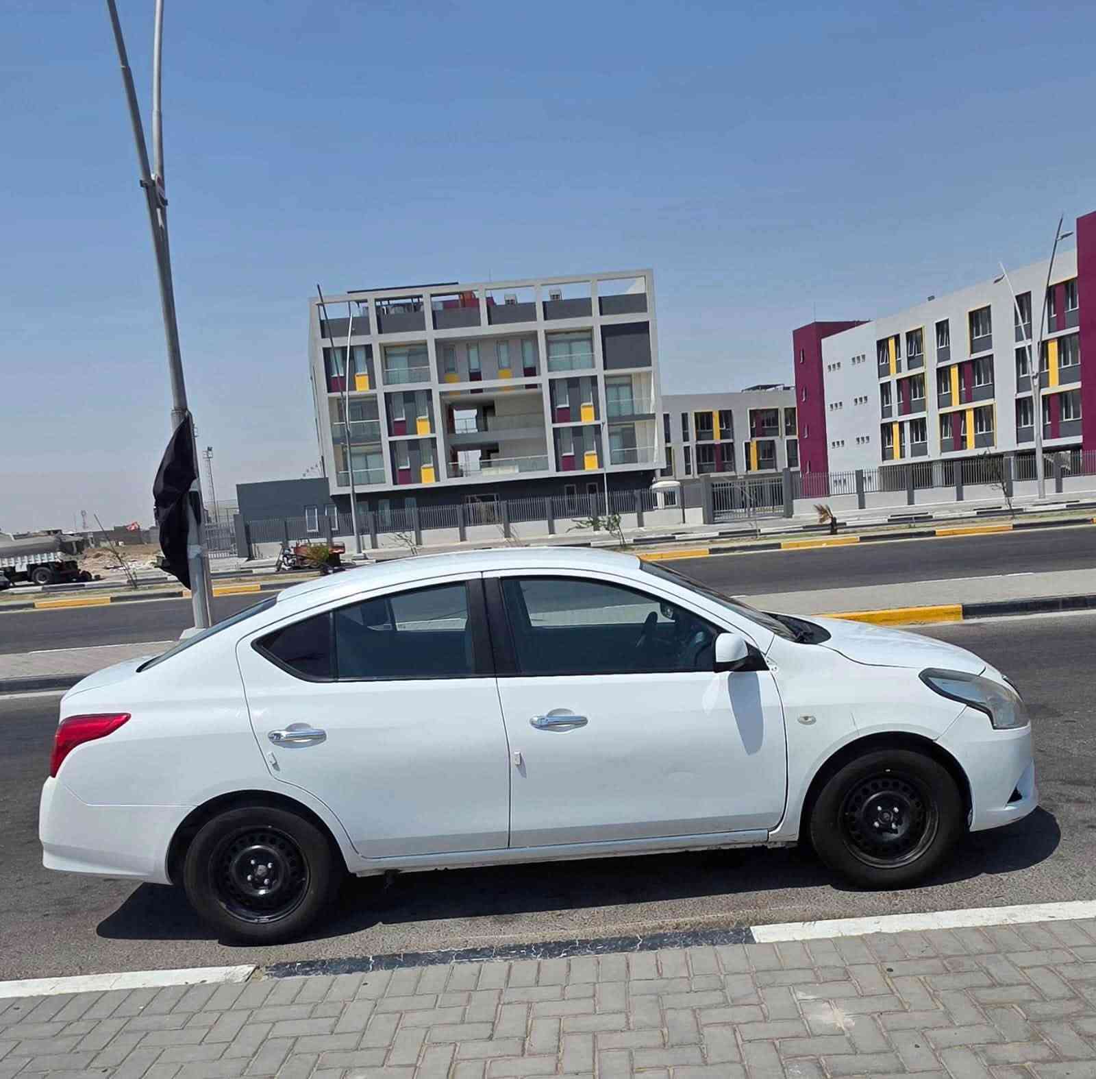 السلام عليكم
نيسان سني 2020 هندي 
السياره مبدل بيها جاملغات اماميات اثنينهن + بنيد + باب السايق 
مدكر خلفي جهت السايق راجع حار 
ايرباك استيرن ودشبول طاك 
السعررررررر 77 وبيهه مجال بسيط 

رقم اربيل والسنويه منتهيه باسم شركة

ابيع كوم حديد للعلم الضربه ما واصله دواخل

معمره وجاهزه حداديه جديده تخم تاير جديد تبريد فول🧊 ما بيها اي نقص السياره

***********
