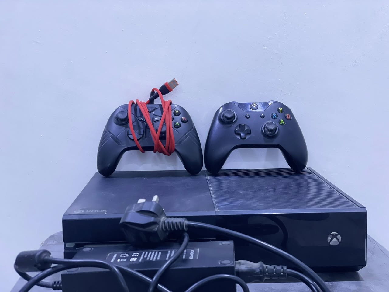 ئەم (Xbox ) وان فاتەمان هەیە بۆ فرۆشتن بێ موشکیلە نەکراوەتەوە   بۆ زانینی نەرخــــــکەی تەلەفون بکەن بۆ ئەم ژمارەی خوارەوە ناویشان کەلار .   ***********
