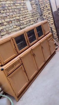 خزانة • أثاث • ديكور منزلي