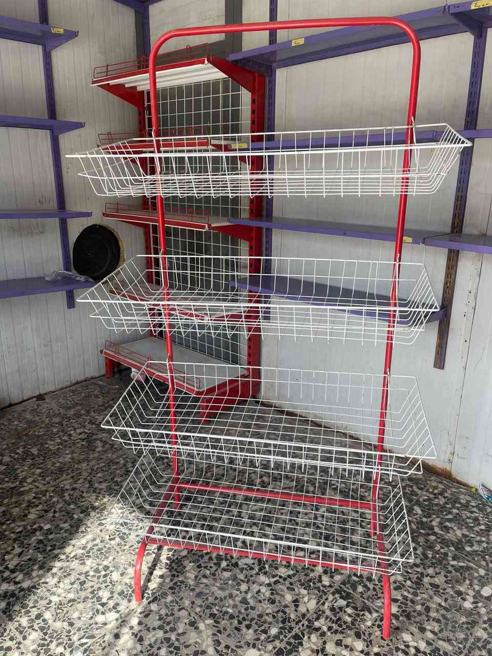 السلام عليكم يوجد سلات جبس للبيع مستعمل شي بسيط وميز وكرسي ***********
