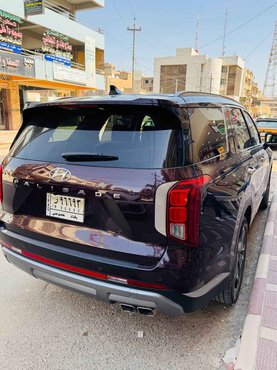 هونداي باليسايد 2023
ماشيه 28 الف كيلومتر قابل للزيادة 
السعر275$ وبيها مجال بسيط 
اللون كرزي
رقم بغداد
صور الحادث مرفقه مع السونار 
للاستفسار اكثر : ***********
________________________________
🔷المواصفات : 
🔹حجم المحرك 6 سلندر 3.8L 
🔹كاميرات 360 درجة مع كامرات الاشارة 
🔹رادار امامي وجانبي وخلفي
🔹تنبيه الخروج عن المسار
🔹حساسات امامية وخلفية
🔹كراسي جلد وكهرباء
🔹 صندوك كهرباء 
🔹اوتو هولد
🔹 تحكم ستيرن جهتين وتدفئة ستيرن 
🔹وضعيات قياده متعدده مع قياده ذاتيه 
🔹لايتات LED بالكامل
🔹شاشه تحكم بالايعازات
🔹سستم الصوت harman/kardon
🔹تبريد وتدفئة الكراسي الامامية
🔹 تبريد وتدفئة الكراسي الخلفية
🔹الكراسي كهرباء
🔹ميموري كرسي السائق
🔹ستائر خلفية
🔹جنطة كهرباء فتح ذكي عند الاقتراب 
🔹بصمة ابواب وتشغيل وتشغيل عن بعد
🔹فتحة سقف 
🔹توقف ذاتي مع اوتوهولد 
🔹مع باقي المواصفات الاعتياديه حلة, بابل
