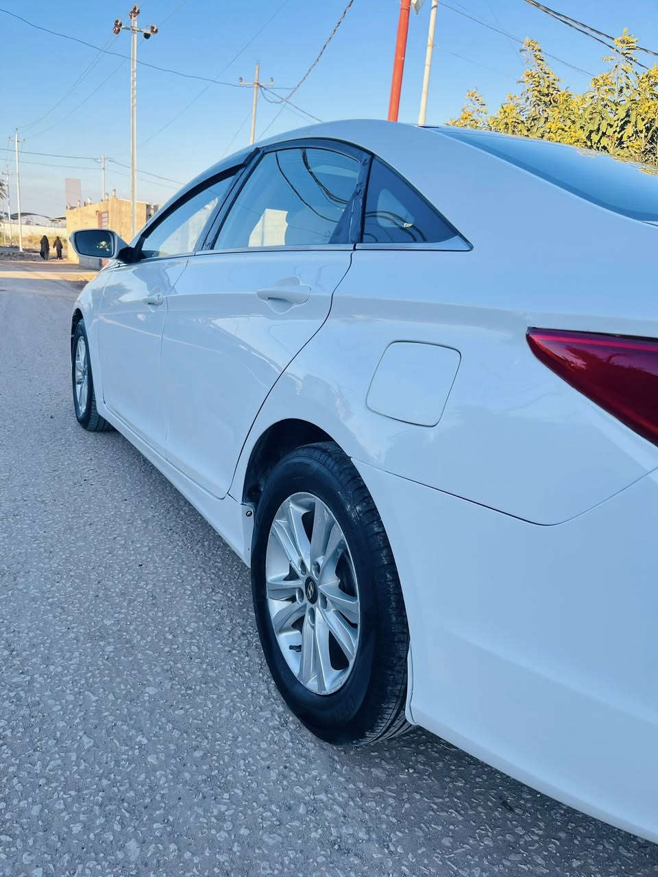 السلام عليكم ورحمة من رخصه الادمن للبيع  هونداي سوناتا ٢٠١٠ شكل ٢٠١١ السياره خليجيه بيه الدواير خلفيه صبغ اثر اخياس والباقي كفاله من كلشي من كير ومكينه وحداديه وتخم تاير وتبريد مكفولات والسياره فول مواصفات بني رامه شاشه تحكم استيرن حساس امامي خلفي مكينه ٢٤٠٠ دوش اشاره بل مري ومري شفط رقم أربيل انكليزي سنويه لل ٢٠٢٧ اتريد وكاله او تحويل 
السعر ١١٠ وبيه مجال 
الهاتف ***********///واتساب ***********
مكان السياره بابل محاويل قريه الفنديه مقابل بانزين خانه الفنديه
