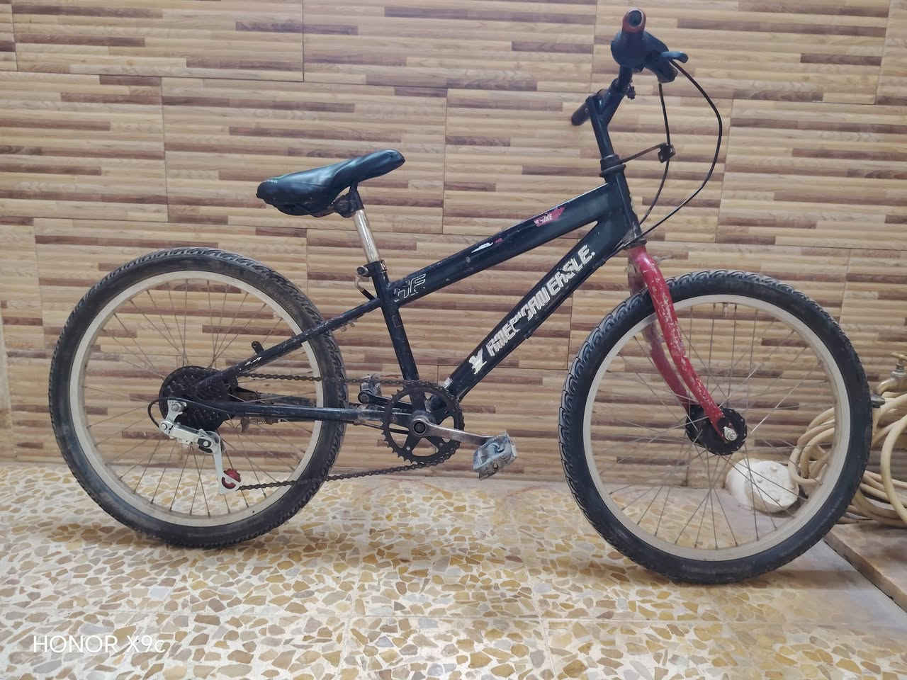 بايسكل للبيع حجم 22
السعر 50وبي مجال


**إذا كنت صاحب هذا الإعلان وتريد حذفه لأي سبب، رجاءا أرسل رسالة إلى الدعم الفني**