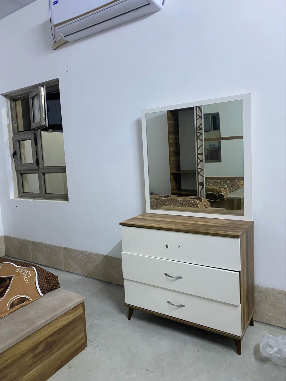 غرفه نوم 6قطع بحاله جيدا جدا
مع دوشك طبي هديه
السعر ٤٥٠  الف موصل, نينوى


**إذا كنت صاحب هذا الإعلان وتريد حذفه لأي سبب، رجاءا أرسل رسالة إلى الدعم الفني**