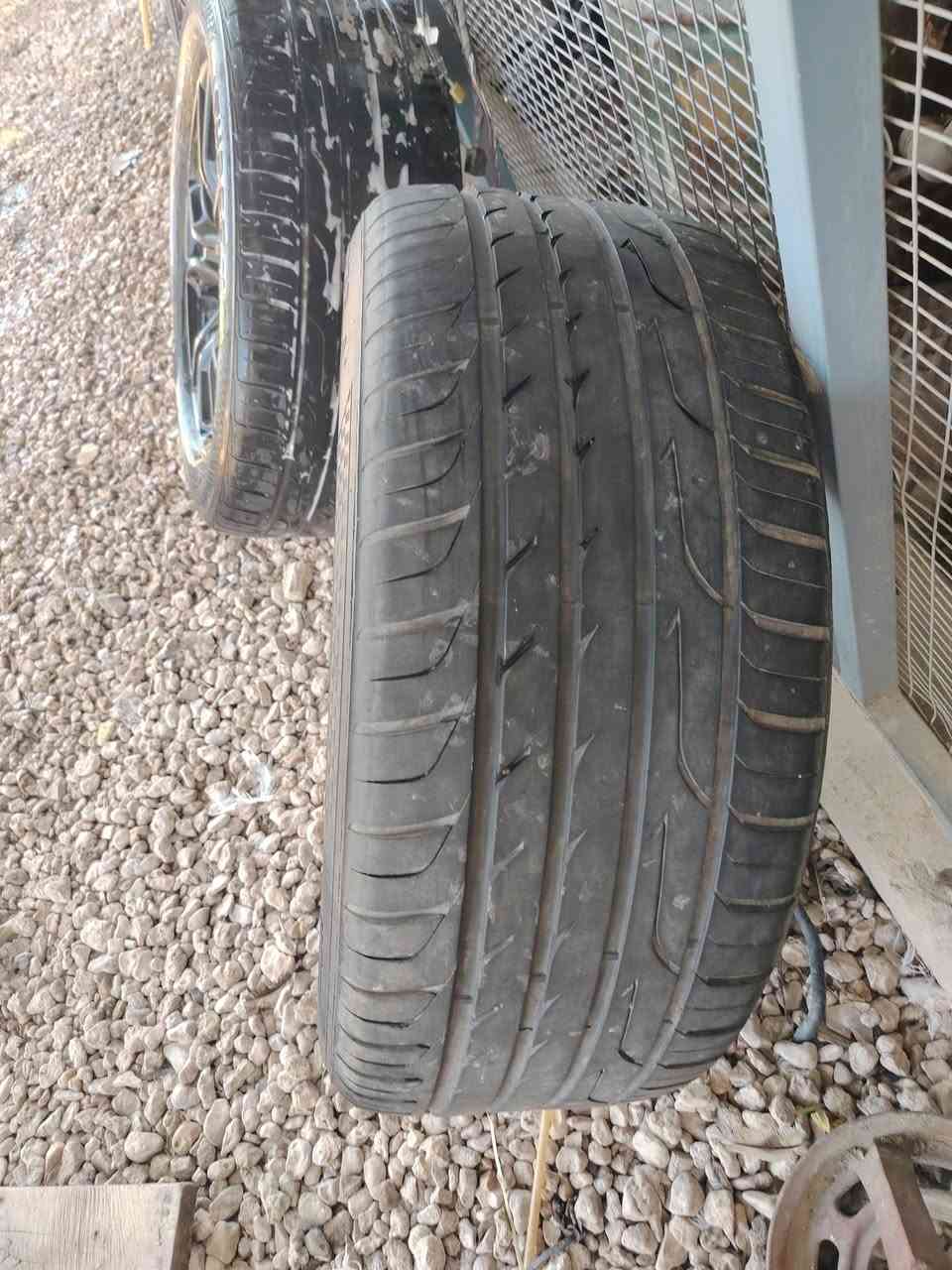 سلام عليكم شباب ويل Srt مال  جيب لاريدو ٣ ثنين خلفي واحد امامي هوه وتايرات ابيعه اي يفيده يراسلني *********** المكان نجف
