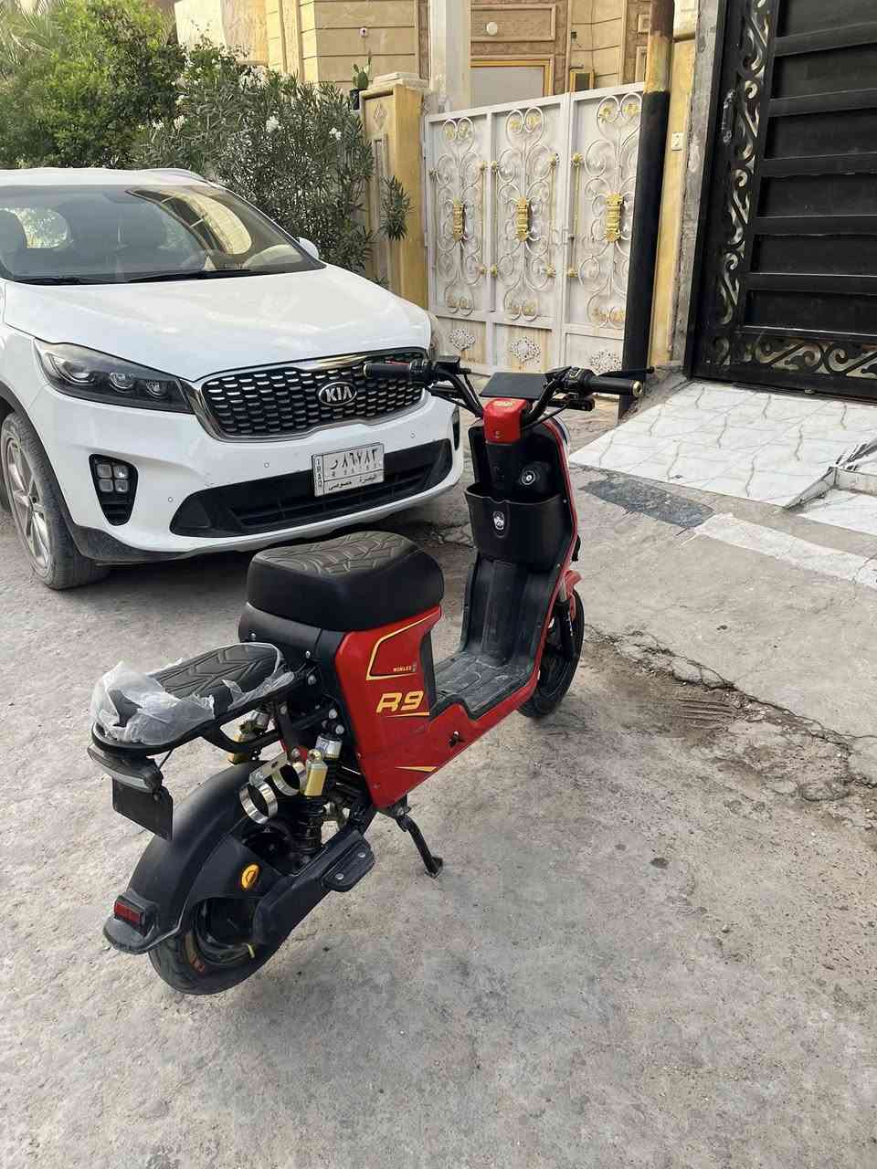 دراجه r9مزوده 6 بطاريات يدات رياضيه 16 أمبير الدراجه كفاله فقط اكو شخط مثل ما موضح بل صوره سعر 450 بيها مجال حك الجيه متواجد فقط واتساب ارقمي ***********
