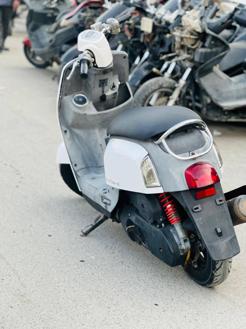 سلام عليكم بوليس نوزل خطين نضيفه كلشي ما بيه بلاديه برغي ما مفتوح  نضيفه فول تعال جيب فيتر وتعال افحص السعر 700 العنوان بغداد حي الجهاد تواصل الرقم ***********👍🏻
