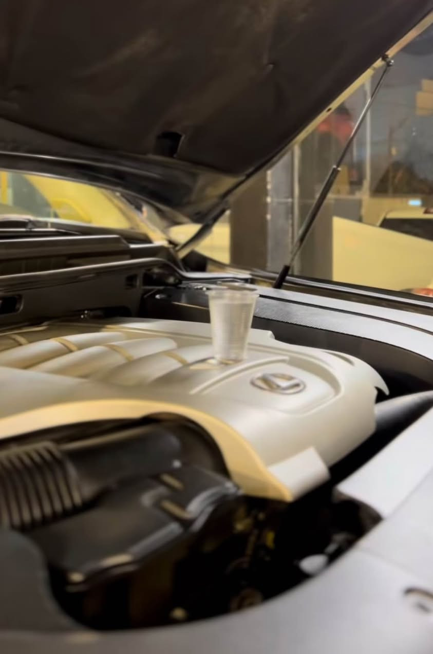 سلام عليكم ليكزس بيع سريع بدون مراوس

نوع سيارة: لیکزس  Lexus Lx570 
مودیل : 2010 محدث كامل الی 2015 
صفر شركة اربیل ، بصمتین بیلادی موجود 
، ٳید ثالث من الشركة ٤سنوات يمي

مواصفات : فوول1/1 ، جك یصعد و ینزل ، صندوق شفت ، دبل جام فوتو بیلادي ، سبعة راكب ، كشن تبرید و تدفئة و خزن ، كشن كامل كهربائي  ، حتی كشنات خلفي كهربائي ،  ۳ كامیرا بیلادي ، بصمة و سلايد ، لایت لید و زینون بخاخ..

محرك:V8/5.7L مفتوح طبعاً بس انطي شرط 
مثل ساعة يشتغل ماشي ۲٦۰كم  آلف حقیقی 
رقم اربیل دولي سنوية لغایة 2026 

مو عام مو حیزام ، نبیع بعام صبغ  
حادث سيارة ضارب شبك حديد جدار مزارع فمشخوط وصابغين سيارة علمود توحيد لون وجمالية
القمارة شوية بیها معجون من كدام 
شواصي آمامي و خلفي بشرط

كهربائیات ، صدر ، تبرید تدفئة مكينة كير اكسل
بشرط الفحص 
سيارة باسمنا تحویل ثاني يوم 

سعر ::  275 $ مناسب محتاج فلوس وبيها مجال 
عنوان اربيل 
للاتصال / *********** واتساب بغداد, العراق
