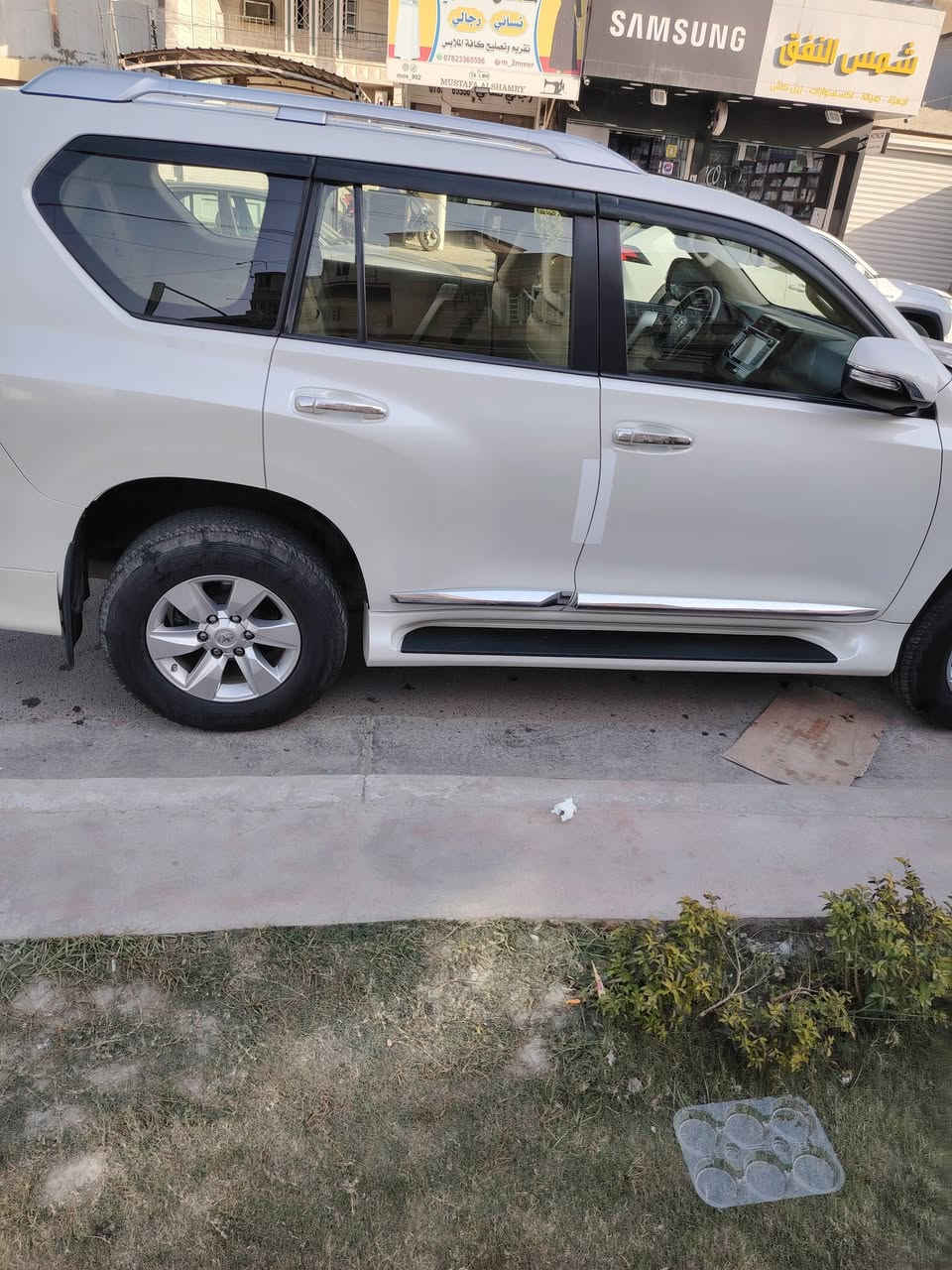 السلام عليكم ورحمة الله وبركاته
من رخصه الادمن
برادو 2018 شركه ساز بغداد بسمي ماشيه 118 كيلو موجوده في بغداد محرك سته سلندر  4000 مال بيت واني ان شاء الله صادق مع الله جديده اتصل على الرقم *********** الفئه T X S تحويل ثاني يوم  رقم  بغداد
