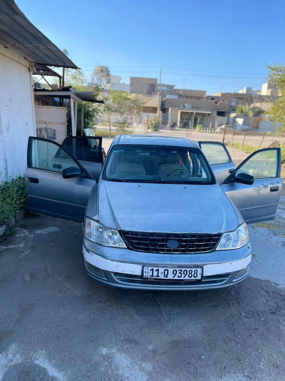 أفلون مديل 2000 كير تعليك رقم بغداد باسمي  محرك 6 .3000كير خير من الله صدر تايرات فتحه كشانه كهرباء تبريد نواقص بصيطه عايزه فقط صبغ بدون ضرر مكفوله من ضربه مكاني صلاح الدين سعر 65 بيها مجال شي بسيط بدون ضرر السياره هاذا رقم صاحب السياره ***********
