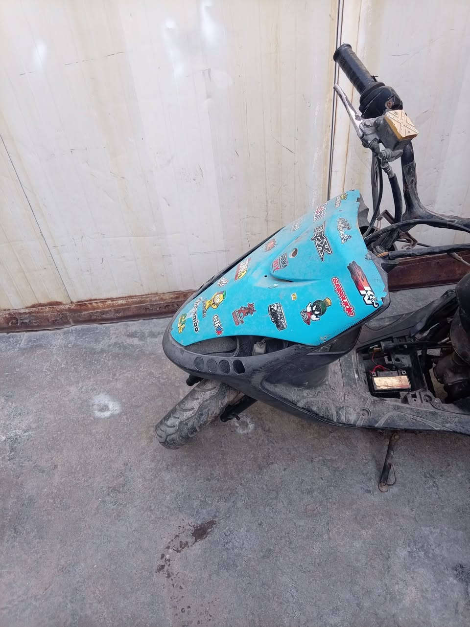 السلام عليكم
للبيع ماكس عدله مال لعب 
ملاحظة ابيع كوم حديد لتسألني شبيهة تجي تحمل وتروح
الدراجه مكينه مكفولة من تنقيص وتبخير وبگن
مكينه برغي ما مفتوح بيهة ملحه بلاديه مال رمبه مكينتهة 
سلف بلادي كابريتر بلادي الاصليات
وياله رياضي أصلي 
تشتغل نكرة سلف وناعمه كلش مجرد انتركت فقط 
السعر 300 وبيهة مجال 
العنوان بغداد الشعب 
***********
