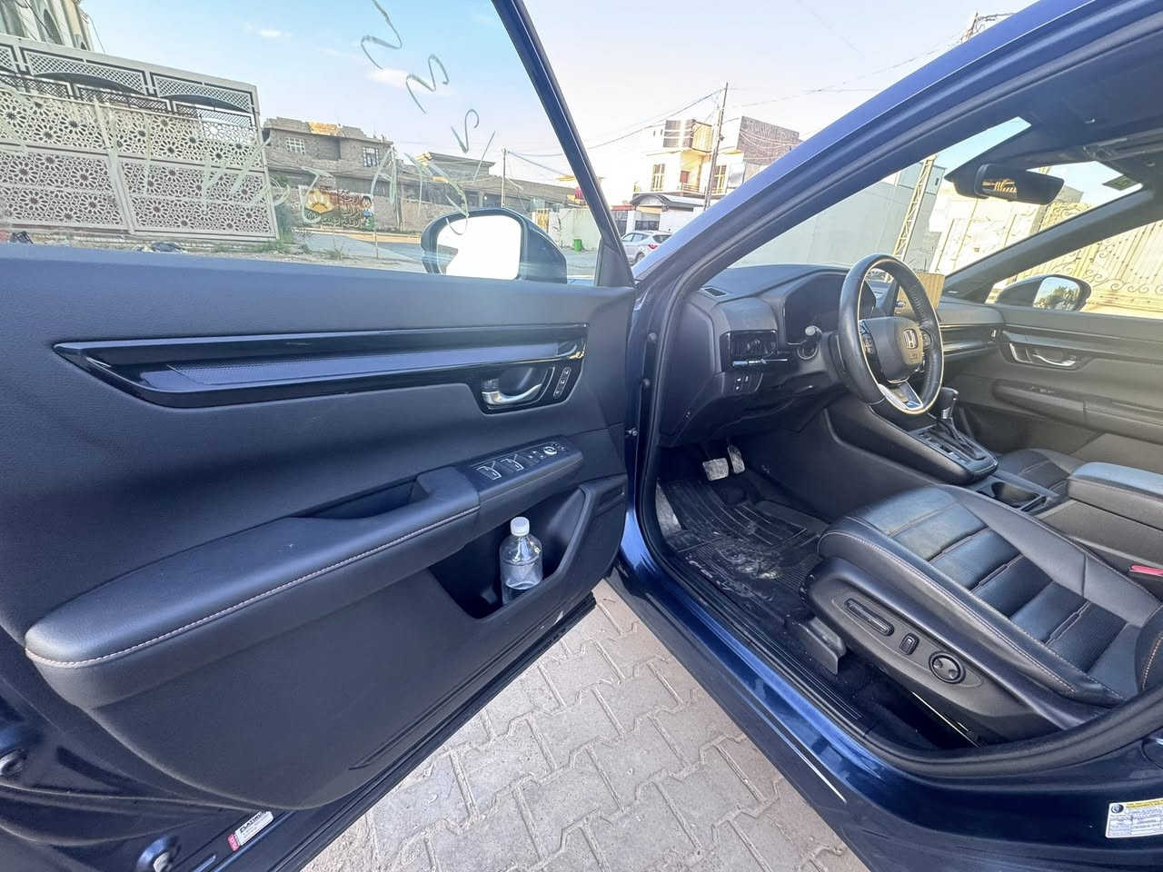 هوندا CR-V هايبرد  موديل 2024
 صنف ( تورنك ) اعلى صنف 
لون گحلي او متعدد الالوان 
محرك 2000cc هايبرد اقتصادي. 
دخول جديد 
أضافات 
دفع رباعي 
ثلاث حالات قياده
فتحة بالسقف عدة حركات 
رادار 
مانع تصادم 
تحديد مسرب 
سمارت كي بصمة تشغيل 
بصمة فتح أبواب 
بصمة فتح صندوق الخلفي 
كراسي جلد 
كراسي كهرباء 
ميموري كراسي امامية 
مانع تجاوز بالمري الجانبيه
تشغيل عن بعد عن طريق الريموت
حساسات امامية
حساسات خلفيه 
تدفئة مقاعد اماميه 
تدفئة مقاعد خلفيه 
أضوية أمامي led
اضوية خلفية led
هاند بريك كهرباء
كاميرا خلفية 
حساس مطر 
( صبغ دعاميه اماميه فقط )
بدون دواخل 
صور الحادث مرفقة 
عداد السياره 38 الف 

السعر 225 ورقة 

 اعتذر عن المراوس بيع فقط 
للاستفسار الاتصال 

‏‭***********‬
