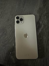 ايفون ١١ برو ماكس • ٢٥٦ • شاشة مكسورة