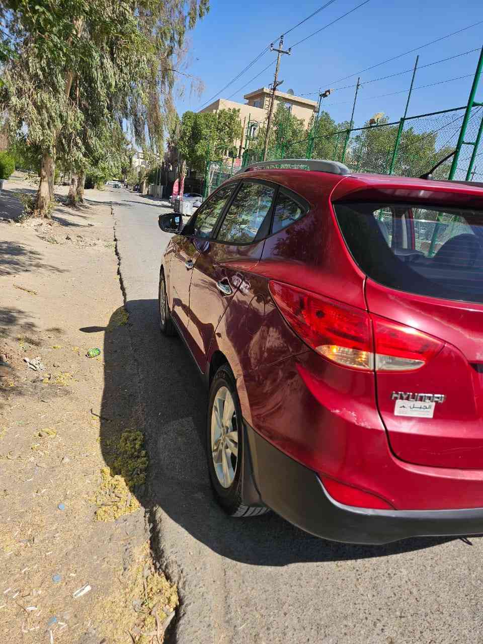 السلام عليكم سياره توكسان موديل ٢٠١٢ خليجي بيها جاملغ وباب تبديل وبنيد صبغ سياره جاهزه محرك كير تبريد تدفئه رقم بغداد نكليزي ابسمي مكاني بغداد  السعر ١٢٢ وبيها مجال بسيط حك الجيه ***********
