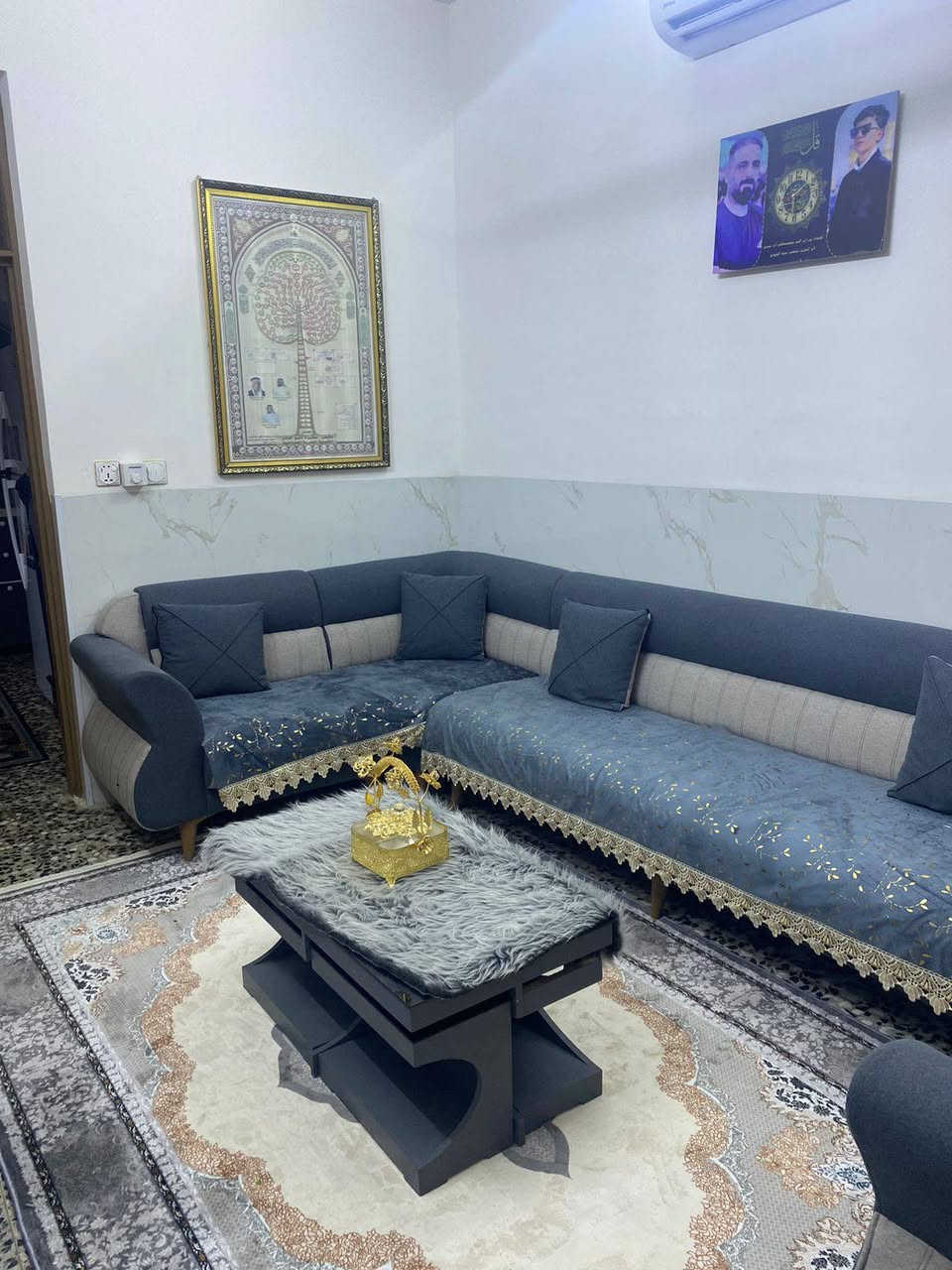 سلام عليكم
بيت للبيع 

بغداد البياع الشرطه الخامسة 

زراعي سند 25

الاستفسار الرقم ***********-+ ***********
