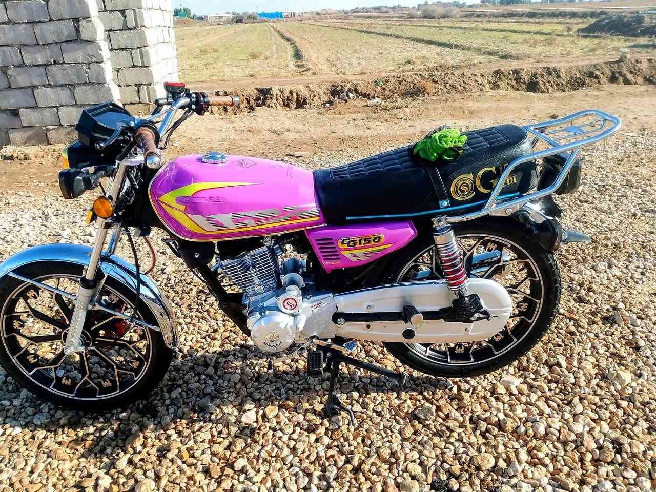 يا الله سلام عليكم دراجه للبيع سيفانه موديل 25 اوراق كامله بصمه عن بعد مكينه ٢٠٠ شرط بعده زيرو كفاله عامه من الشخط كهربائيات كله شغاله لون مميز انضف من الصوره اصبانه ما ممدوده عليه السعر ٧٥٠ وبيه مجال اتصل وبيك خير وتدلل ***********
