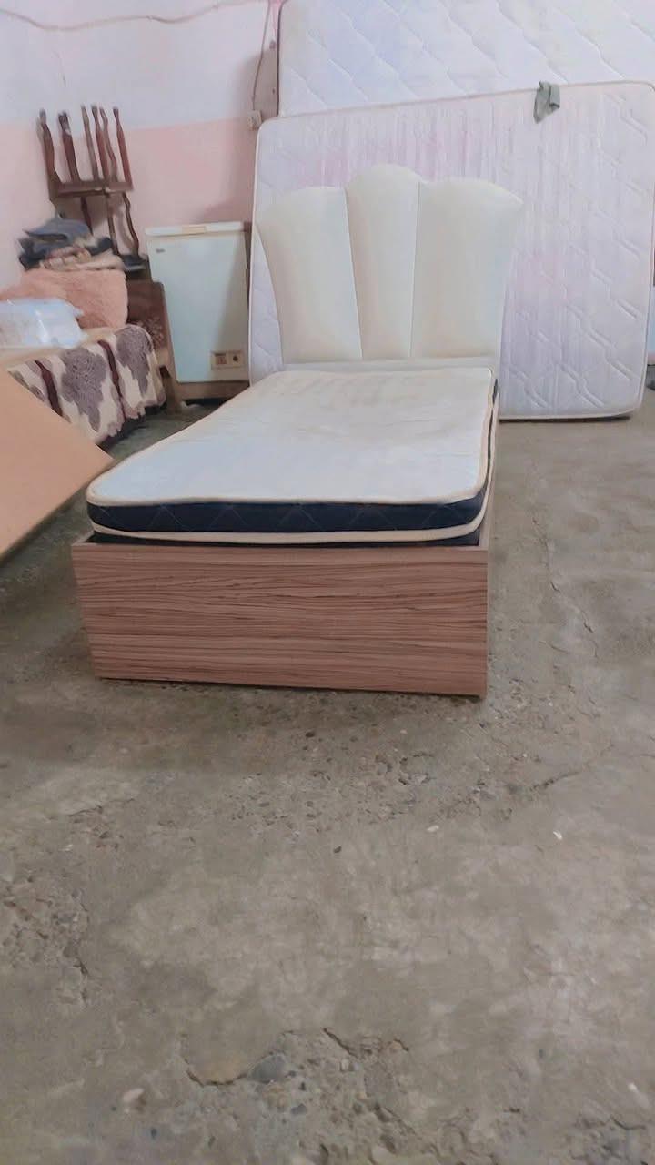 تخوت ٢ فصال صاج نضافتهم ٩٠ بلمبه وياهم دواشك طبيات الواحد ٦٥ قفل واصلك البيت شراي يتصل ***********  ***********
