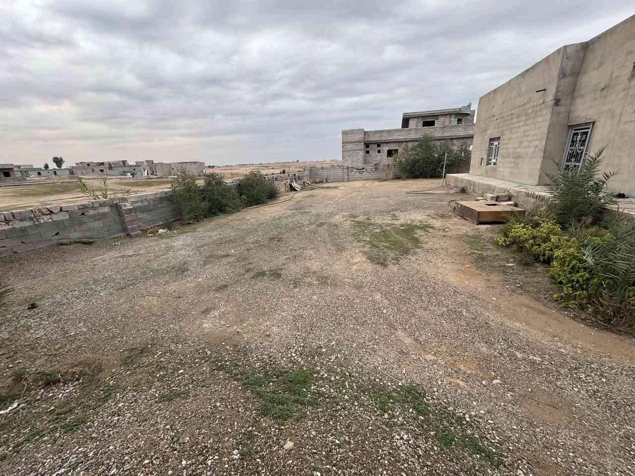 السلام عليكم دار للبيع الموقع العلم شارع الزيتون باقي التفاصيل تصال ***********
