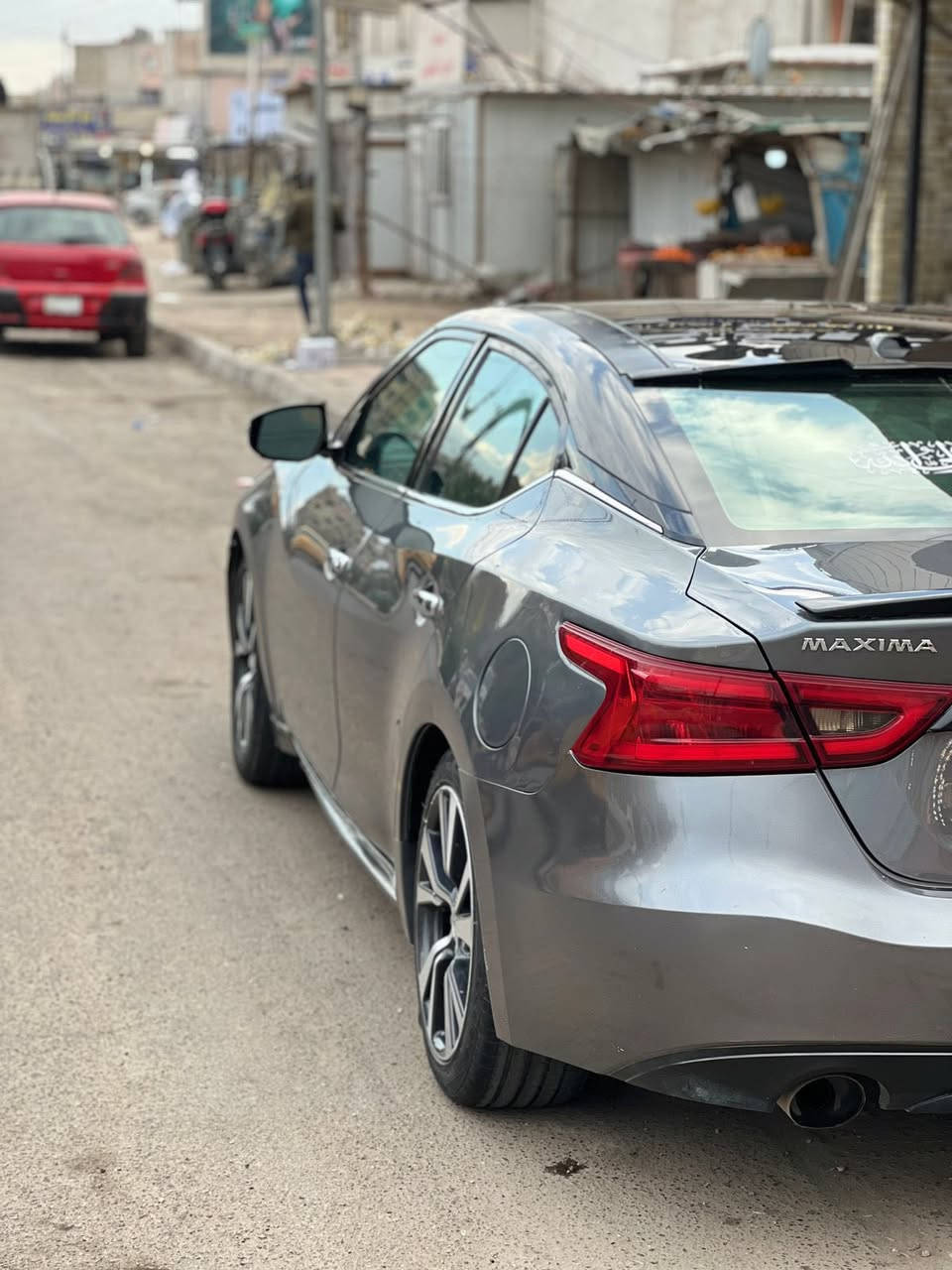 السلام عليكم
مكسيما 2017 للبيع 
فئة بلاتينيوم فول مواصفات 1/1 
المواصفات: 
بانوراما 
كشنات جلد 
تدفئة تبريد كشنات 
ستيرن كهرباء+تدفئه 
تحكم ماوس 
مري قلاب 
وبعد بيهة هواي مواصفات
سعر السياره 118 وبيهة مجال بسيط  
حادث جاملغين امامي وبنيد وبيهة ضربه جاملغ خلفي جهة السائق 
مكان السياره بغداد الدوره 
***********
