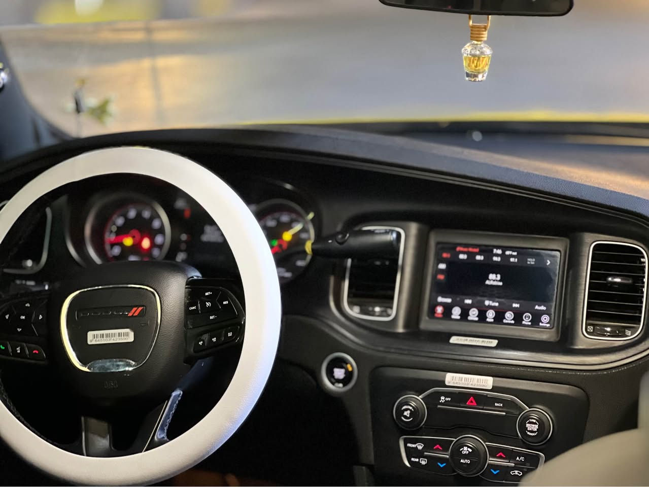 سلام عليكم  جارجر موديل 2021اصل سياره مصفره هياء وغرمات سياره خير من الله ما ناقصه برغي رقم بغداد نكليزي ما بيه لا تبديل ولا كصه  كير مكينه كفاله سياره تحويل ثاني يوم بسمي بوليسيه سياره معروفه مواصفاته سياره تو ويل مكان سياره بصره *********** واتساب متواجد سعر 200وبيه مجال البصرة, العراق
