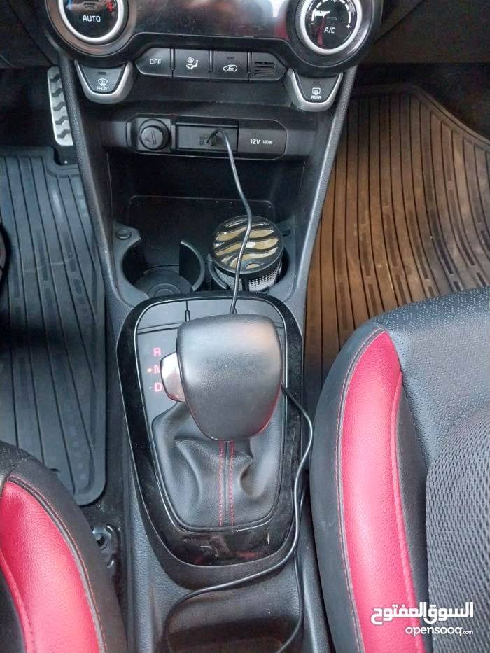 سيارة كيا بيكانتو بمواصفات رائعة ونظيفة من الداخل والخارج. تحتوي على شاشة عرض وأنظمة ترفيه متكاملة لتجربة قيادة ممتعة. السيارة مجدّدة ومجهزة لتوفير الراحة والرفاهية.