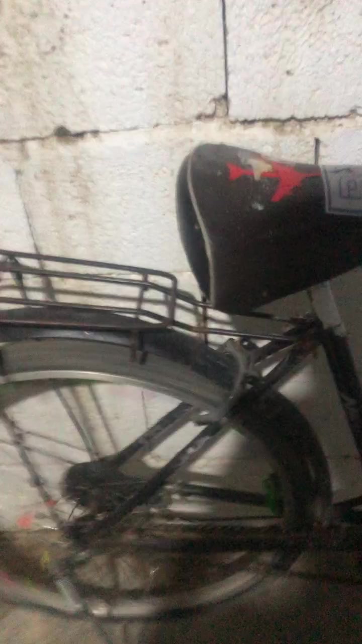 ‏سلام عليكم  ‏باي سيكل للبيع حجم 26 سنة ‏كل ما بي حيل بركات مشتاق ‏يشتغل بركات وكل شي ما في
‏كل شيء ما أبيه  ‏وسعره 75  ‏عنوان كركوك  ***********￼￼￼
