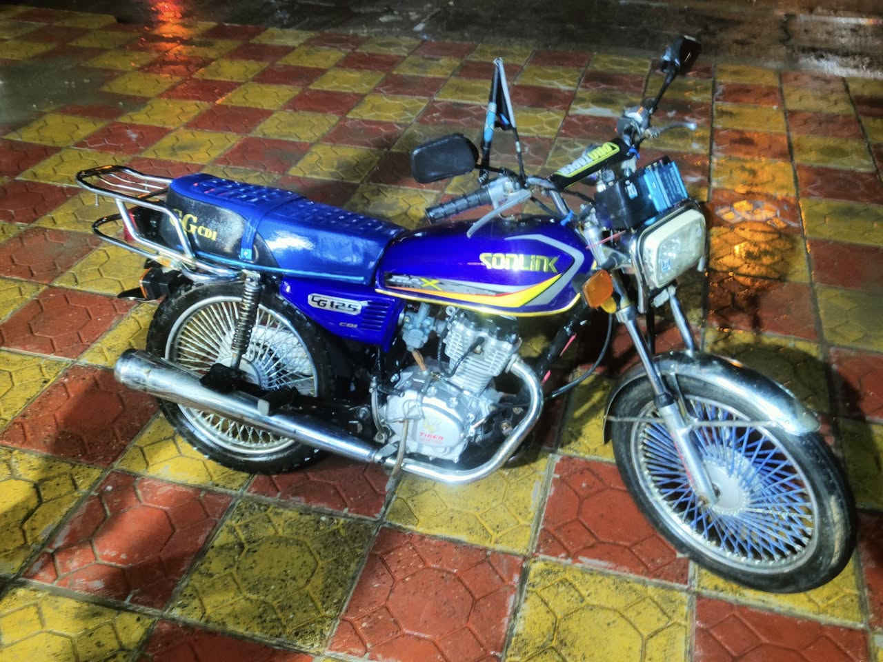 السلام عليكم 
ماطور تايكر 2020  للبيع محرك مفتوح مبدل كازكيت فقط تحريكه ومعدل ويرمنيه شغاله  السعر 375  وبي مجال مكاني حي صدام الاستفسار 

‏‪***********
***********
