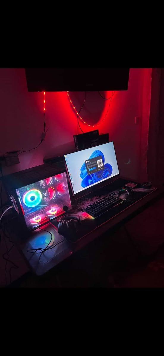 السلام عليكم 
اخوان pc للبيع المواصفات كدامكم بالصوره 
صارله فتره عندي واسعارهن هسه ماعرف شكد قيم بالي يرضي الله وخلي سعرك وياه شاشه 144 هرتز ويوبي اس 1500 
هذه رقمي الي يحب يتواصل وياي مكاني بغداد
***********
