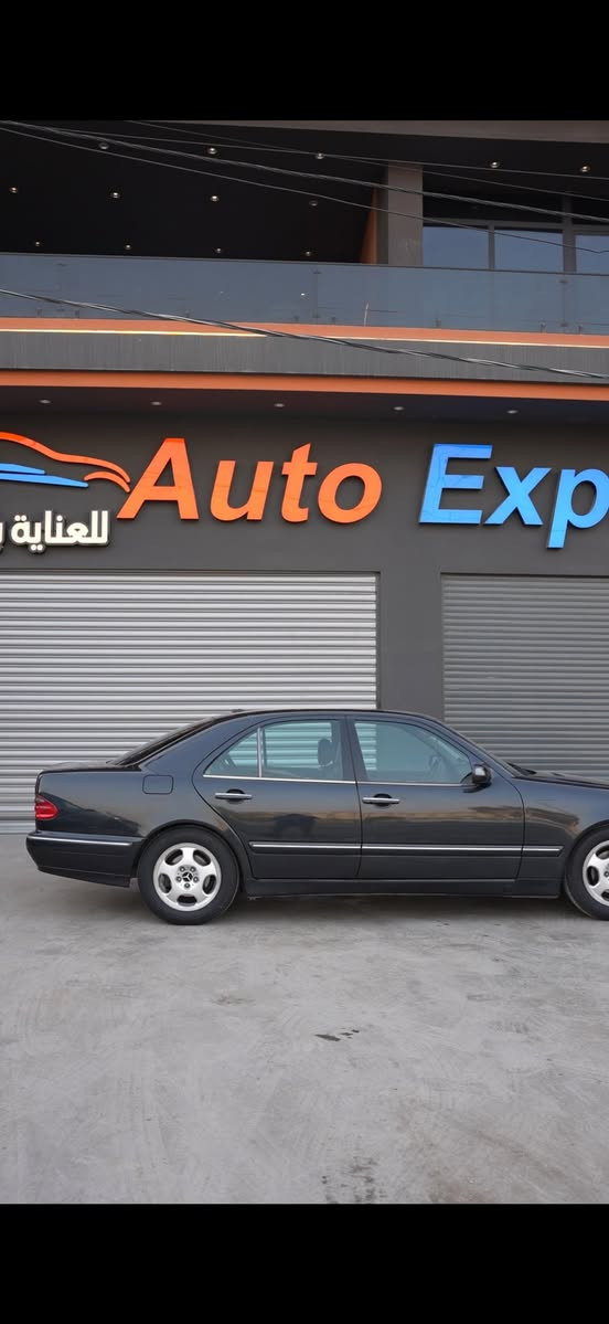 سياره مصبوغه صبغ درجه اولى   مناقصها شي مكفوله من الحادث والخياس حشاكم ولا كلوب بيها ميشتغل صيانه كامله من حداديه وكهربائيات عليها نانو سيراميك كامل داخل وخارج
صدر امامي خلفي كله مبدل 

 سياره ترايها ماشاء الله 

السعر المطلوب 13.500 وبي مجال للاتصال بالرقم *********** فيس ممتواجد اعتذر جدا 

اليجي الف هلا بي سياره موجوده بغداد الدوره شارع ابو الطياره
