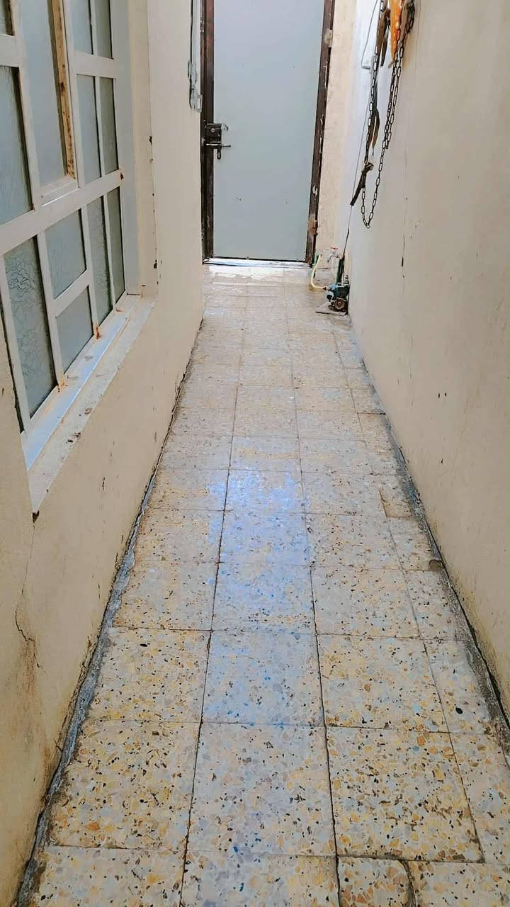 بيت لرهن في نداء مسافه قليله عن مدرسه ورديه نضيف ١٠٠ متره   سيراميك مراسلة على هذا رقم ***********
