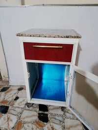 ميز الالمنيوم كلش كلش نضيف وتزكام يصلح دخل محل ويصلح للطباخ المنضدي سط...