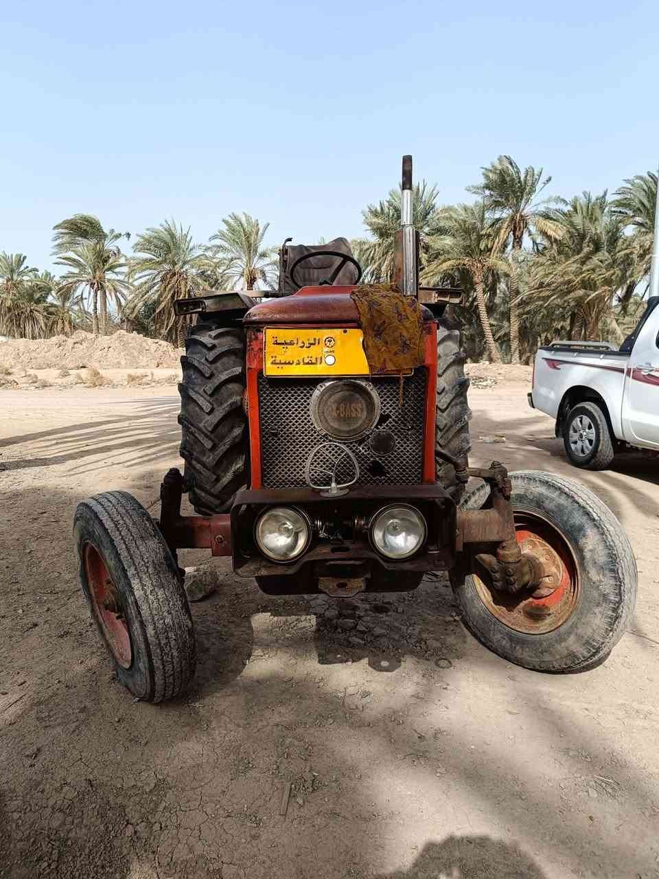 السلام عليكم عنتر للبيع موديل 1990 سنويتها ساقطه بل 20 تايرات جدد مقدم نضيف كلش كير ومحرك مكفولات كشر بلادي ما عدى الجاملغات مال نداء سعرها 6 ملاين ونص وبيها مجال مكاني بابل شوملي الي يحب يستفسر أكثر يتصل ع هذا الرقم ***********
