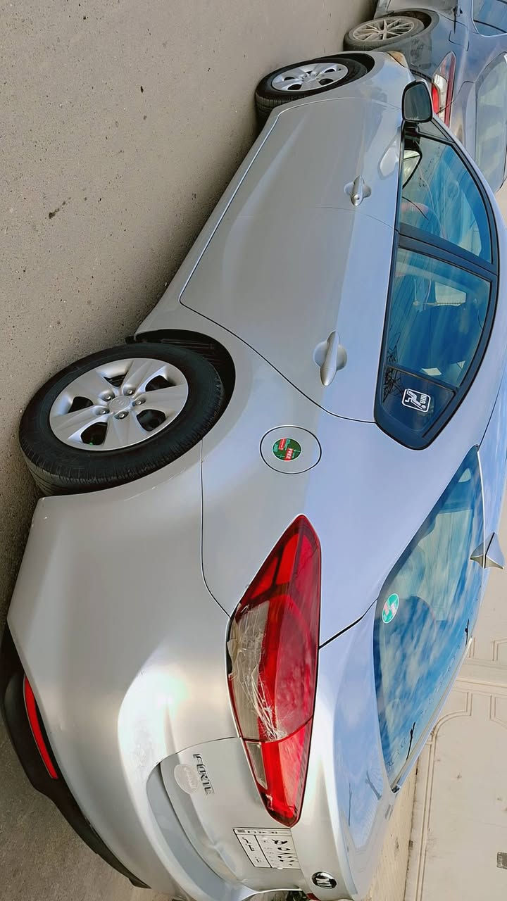 السلام عليكم ...
فورتي موديل 2017 وارد امريكي 
حادثها بنيد مبدل وجاملغ بدون ايرباك 
المكينه 2000 دوش ، سياره جديده 
السعر - 122 وبيها مجال 
العنوان - مدينه الصدر 
***********
