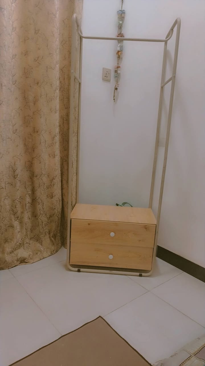 عندي اغراض للبيع نظيفه جربايه نفر صاج صوميه وبيهه تاج وميز تواليت تركي نظيف وستاند ملابس بي مجرات خشب ودوشك جديد ضغط عالي تفصال على حجم السرير نظيف جدا سبب البيع فصلت غرفه نفرين لهذا اريد ابيعها


**إذا كنت صاحب هذا الإعلان وتريد حذفه لأي سبب، رجاءا أرسل رسالة إلى الدعم الفني**