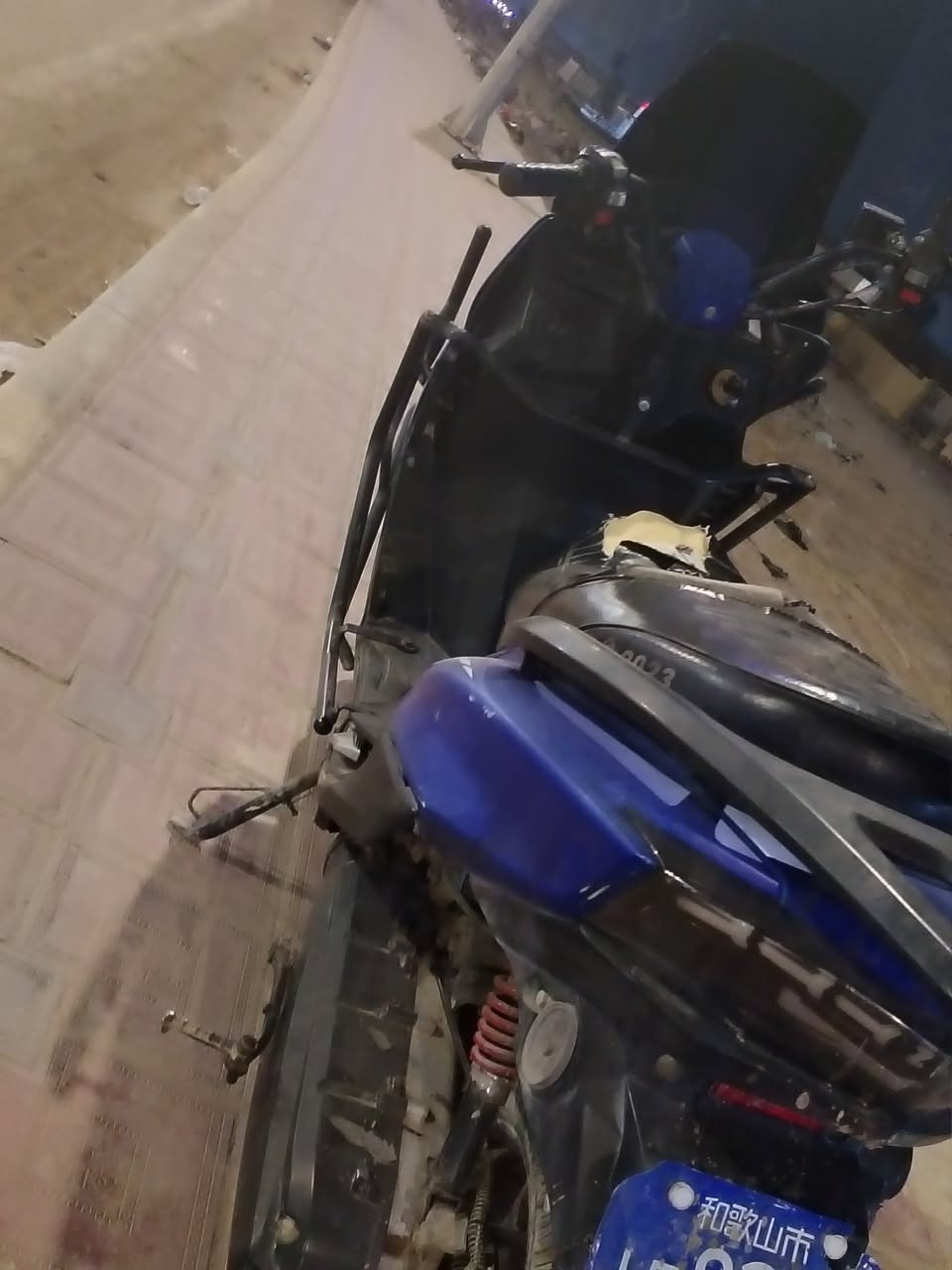 دراجه سترونگ للبيع  
الدراجه نضيفه كفرات كامله محرك خير من الله  شلعه و معدل 

كهربائيات كلها شغاله بالكامل 

عوزها تلحيضات بسيطه كلش 

سعرها 650 الشراي يتصل 

***********

عنواني كوت
