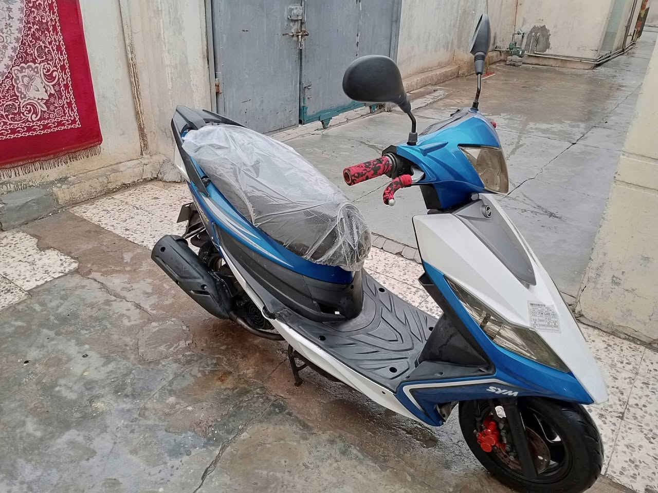 #ياالله السلام عليكم
دراجه سايم نحله الكتروني مكينتها فول نعومه وحلوه الدراجه بفضل الله مال جناي وكشر مثل ماموضحه بالصور وبلاديه كهربائيات كلها شغاله نكره صلف. وهندر تايرات جدد والدراجه جاهزه مناقصها شيء 
 السعر650وبيها مجال للطيبين وبيك خير وادلل 

هــ(***********)
